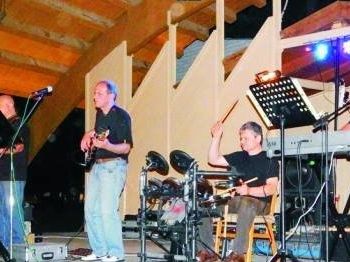 Bál a Kex zenekarral