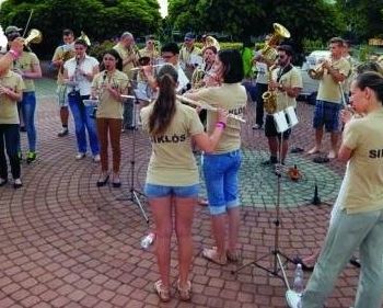 Siklósi Ifjúsági Koncert Fúvószenekar előadása